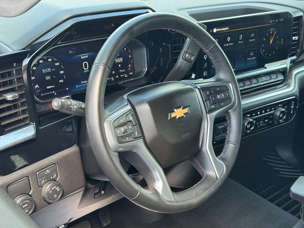 Used 2026 Chevrolet Silverado 1500 LT RWD image 17