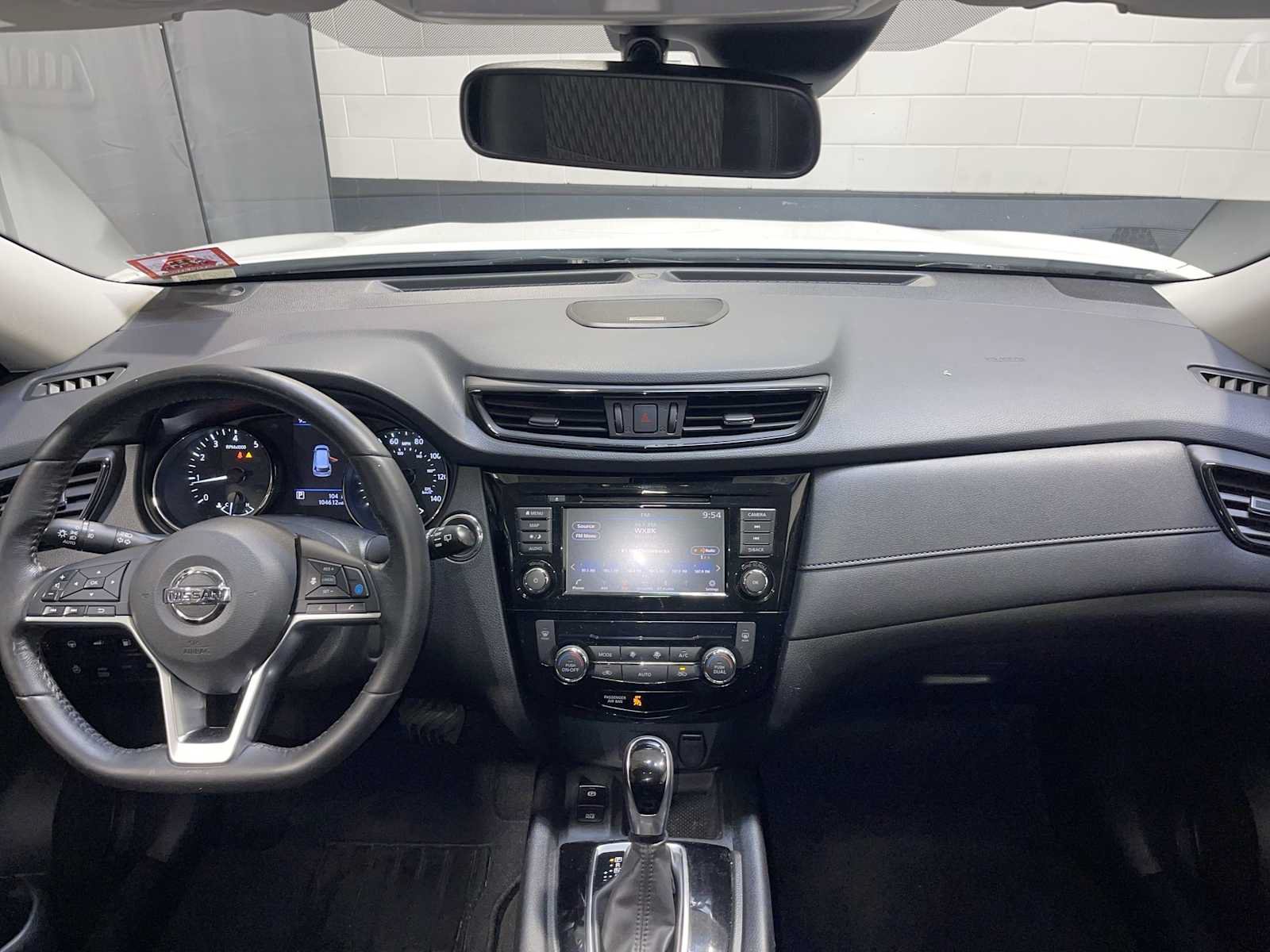 Used 2020 Nissan Rogue SV w/ Sun & Sound Touring Package AWD/4WD image 10