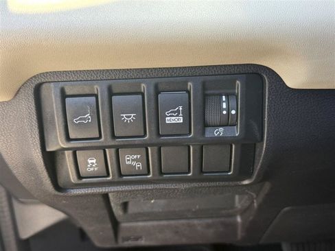 Used 2020 Subaru Ascent Limited AWD/4WD image 22