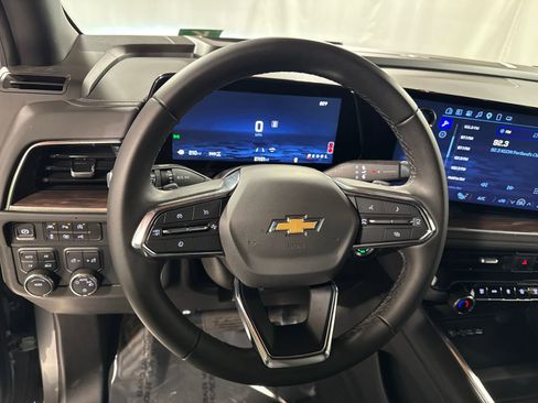 Used 2025 Chevrolet Tahoe LT AWD/4WD image 18
