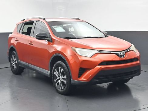 Used 2016 Toyota RAV4 LE AWD/4WD image 4
