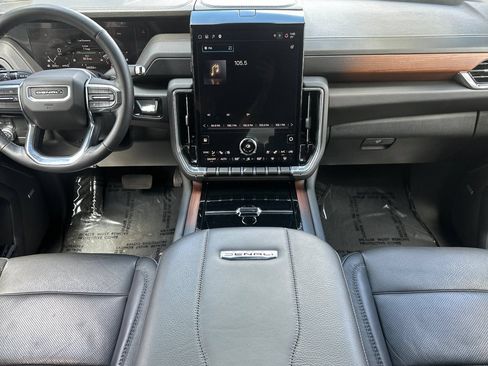 Used 2025 GMC Yukon Denali AWD/4WD image 11