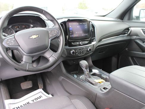 Used 2023 Chevrolet Traverse LT image 18