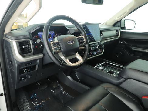 Used 2023 Ford Expedition Max XLT image 19