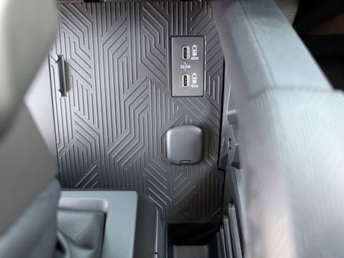 New 2025 Toyota 4Runner Limited image 18