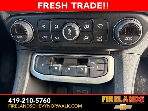 Used 2023 GMC Acadia SLE w/ Driver Convenience Package image 6
