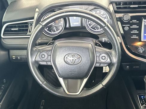 Used 2018 Toyota Camry SE image 16