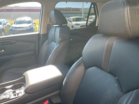 Used 2024 Honda Pilot Touring image 6