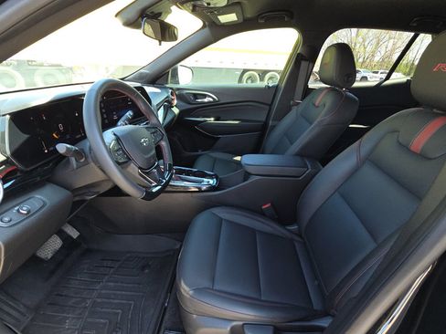 Certified 2024 Chevrolet Trax RS w/ Driver Confidence Package image 15