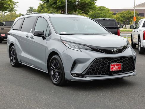 Certified 2026 Toyota Sienna XSE AWD/4WD image 3