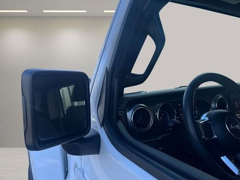 Used 2023 Jeep Gladiator Overland image 23