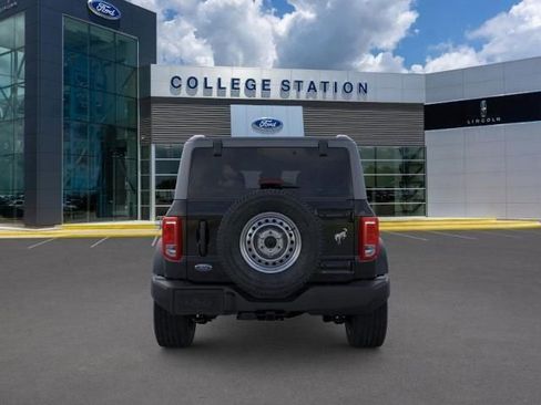 New 2025 Ford Bronco 4-Door image 5