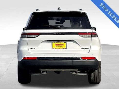 New 2025 Jeep Grand Cherokee Limited w/ Black Appearance Package image 4