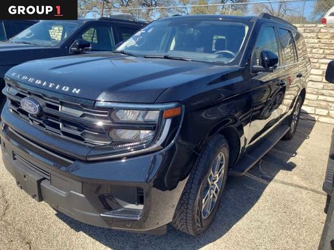 Certified 2025 Ford Expedition Active image 1