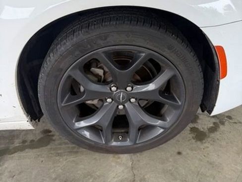 Used 2022 Chrysler 300 S RWD image 8