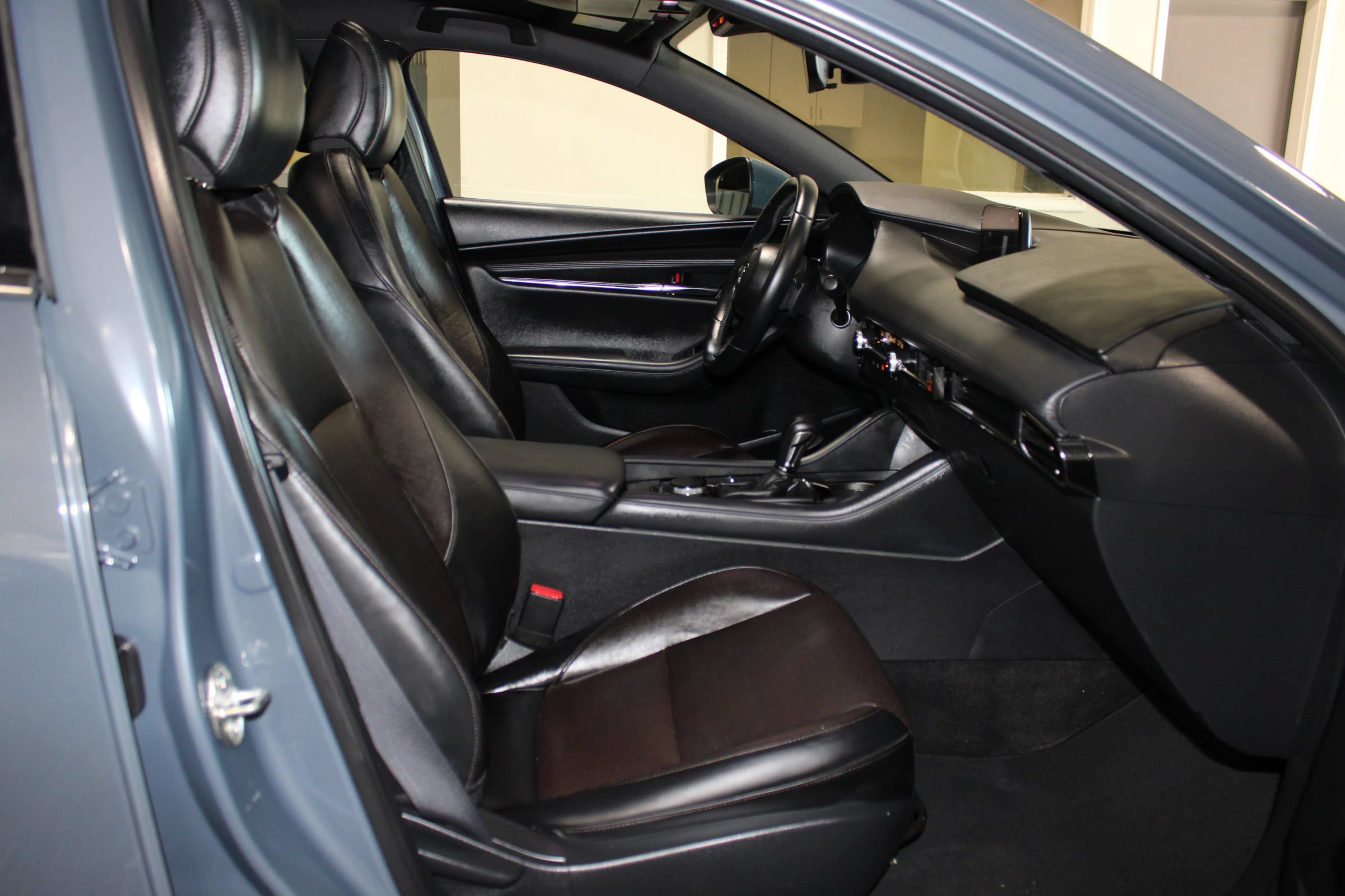 Used 2021 MAZDA MAZDA3 s FWD image 28