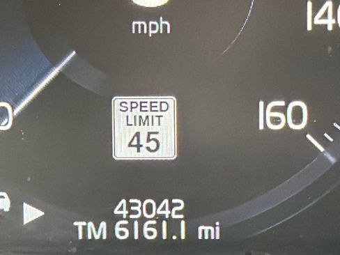 Certified 2022 Volvo XC90 T8 Inscription Expression w/ Advanced Package image 36