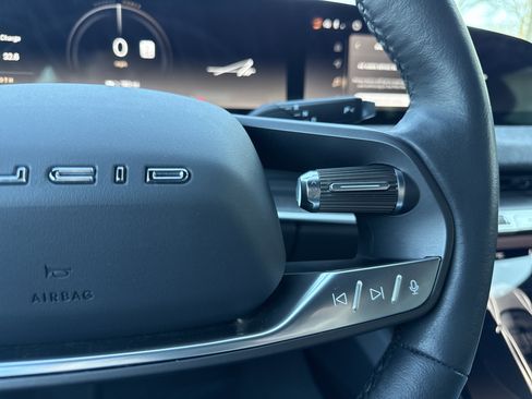 Used 2024 Lucid Air Touring image 30