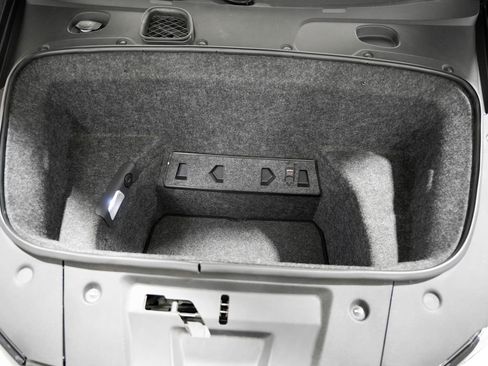 Used 2015 Audi R8 V10 w/ Full Leather Package image 36