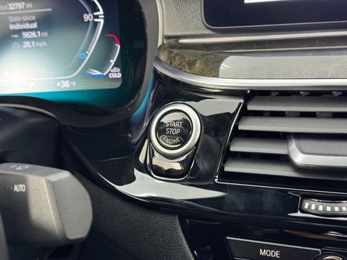 Used 2021 BMW 540i w/ M Sport Package image 25