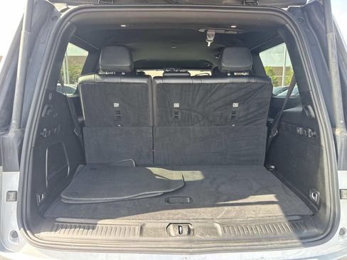 Used 2024 Jeep Wagoneer Series II w/ Flexible Seating Group RWD image 9