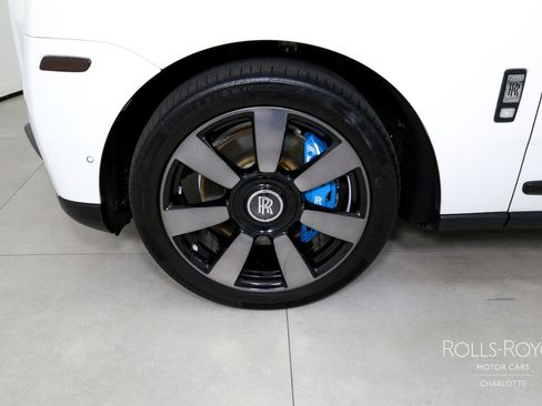 Certified 2023 Rolls-Royce Cullinan w/ Cullinan Package AWD/4WD image 38