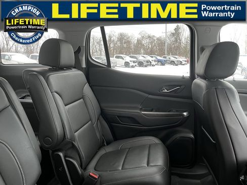 Certified 2023 GMC Acadia SLT w/ Trailering Package image 40