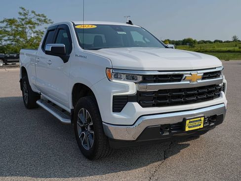 Used 2023 Chevrolet Silverado 1500 LT w/ Protection Package AWD/4WD image 4