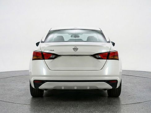 Used 2025 Nissan Altima 2.5 SV image 6