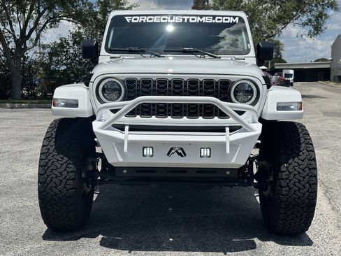 Used 2024 Jeep Wrangler Unlimited Sport image 11