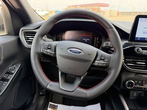 Used 2023 Ford Escape ST-Line image 10