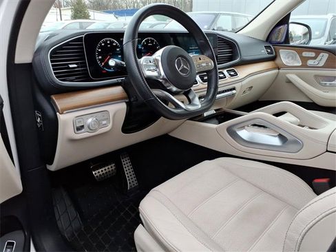 Used 2023 Mercedes-Benz GLS 580 4MATIC image 14