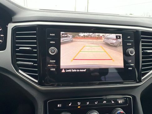 Used 2023 Volkswagen Atlas Cross Sport SE image 33