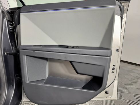 Used 2025 Tesla Cybertruck AWD Crew Cab image 39