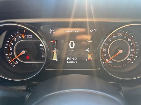 Used 2022 Jeep Wrangler Unlimited Sahara w/ Cold Weather Group image 17