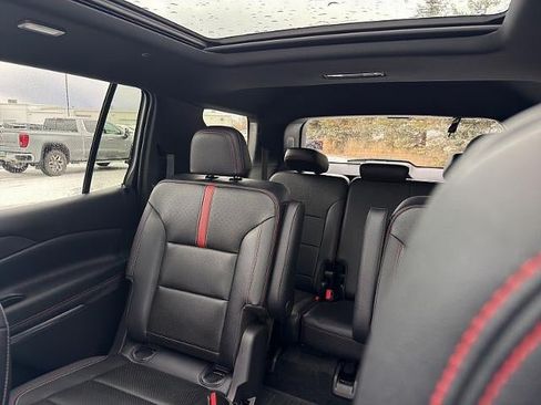 Used 2024 Chevrolet Traverse RS w/ LPO, Floor Liner Package AWD/4WD image 39