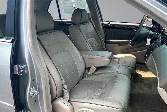 Used 2005 Cadillac De Ville w/ Limited Edition Package FWD image 28
