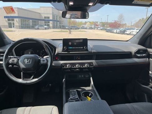 Used 2023 Honda Pilot Sport image 18