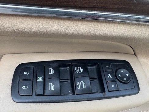 Used 2015 Jeep Grand Cherokee Overland w/ Advanced Technology Group image 19