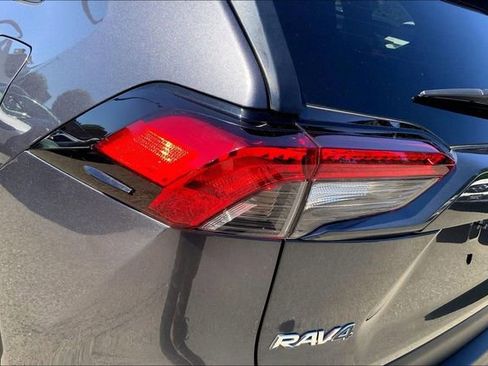Used 2024 Toyota RAV4 LE AWD/4WD image 24