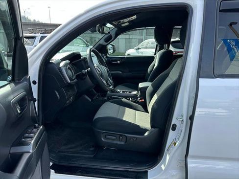 Certified 2023 Toyota Tacoma TRD Off-Road w/ Technology Package AWD/4WD image 14