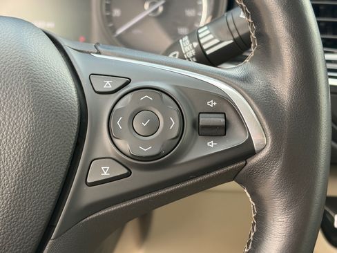 Used 2019 Buick Regal Essence w/ Driver Confidence Package I FWD image 23