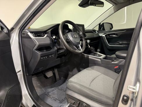 Certified 2022 Toyota RAV4 XLE w/ Convenience Package AWD/4WD image 17