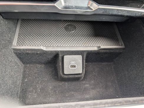 Used 2023 Land Rover Range Rover SE image 18