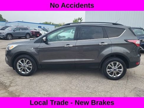 Used 2017 Ford Escape SE w/ Equipment Group 201A FWD image 18