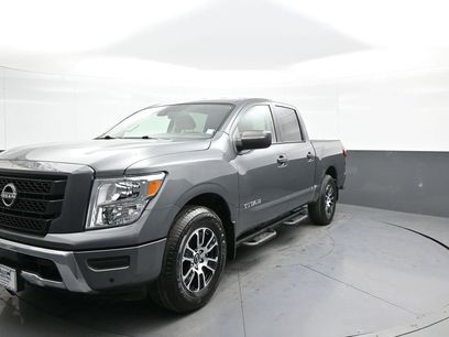 Used 2024 Nissan Titan SV w/ SV Convenience Package