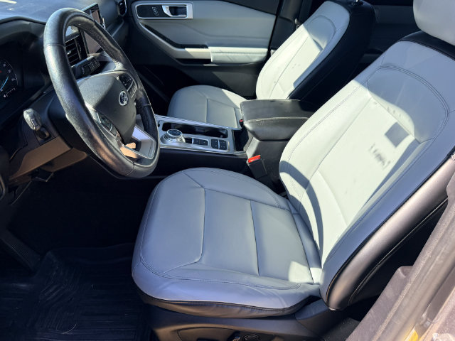 Used 2021 Ford Explorer XLT w/ Equipment Group 202A RWD image 27