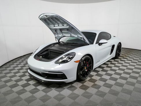 Certified 2025 Porsche 718 Cayman GTS RWD image 30