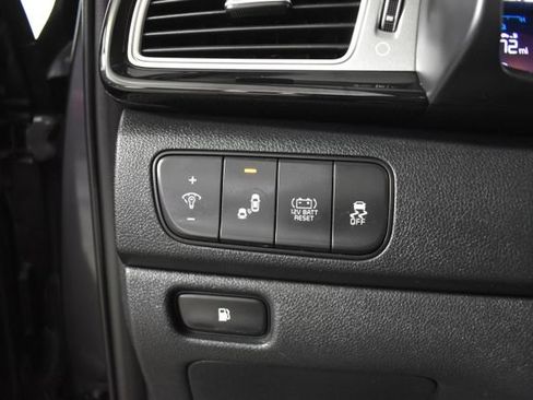 Used 2018 Kia Niro EX w/ EX Touring Graphite Edition FWD image 15