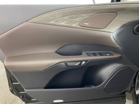 Used 2025 Lexus RX 450h AWD w/ Luxury Package image 12